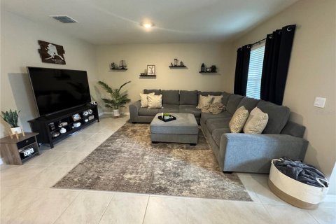 Casa en alquiler en Haines City, Florida, 3 dormitorios, 155.33 m2 № 2116304 - foto 5