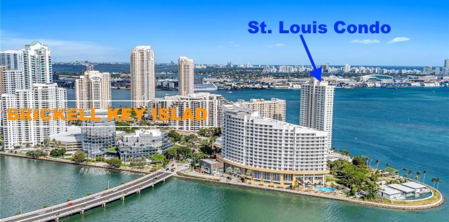 Condominio en Miami, Florida, 2 dormitorios № 1888139