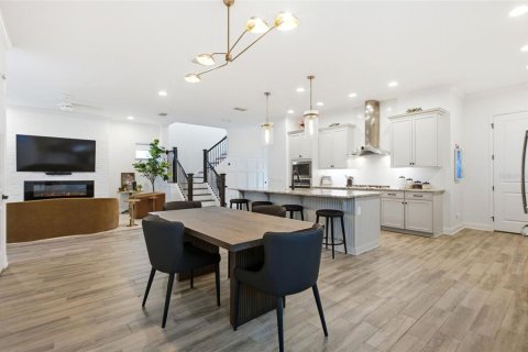 Villa ou maison à louer à Lake Mary, Floride: 3 chambres, 261.8 m2 № 2388324 - photo 6