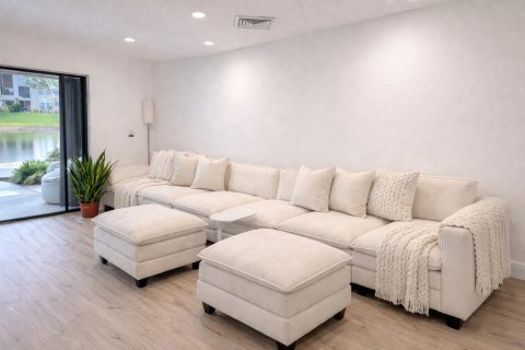 Купить таунхаус в Бойнтон-Бич, Флорида 3 комнаты, 164.99м2, № 2146682 - фото 10