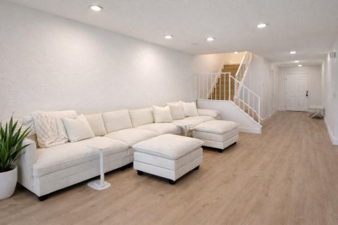Купить таунхаус в Бойнтон-Бич, Флорида 3 комнаты, 164.99м2, № 2146682 - фото 11