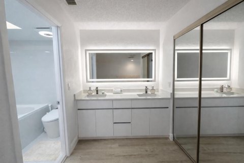 Купить таунхаус в Бойнтон-Бич, Флорида 3 комнаты, 164.99м2, № 2146682 - фото 21