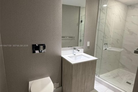 Apartamento en alquiler en Miami, Florida, 3 dormitorios, 123.93 m2 № 2026240 - foto 9