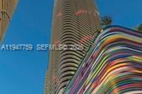 Apartamento en alquiler en Miami, Florida, 3 dormitorios, 123.93 m2 № 2026240 - foto 15