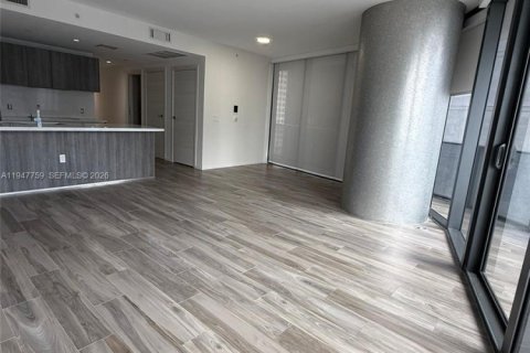 Apartamento en alquiler en Miami, Florida, 3 dormitorios, 123.93 m2 № 2026240 - foto 5