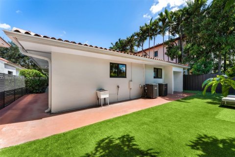 Villa ou maison à louer à Miami, Floride: 4 chambres, 246.93 m2 № 1941488 - photo 25