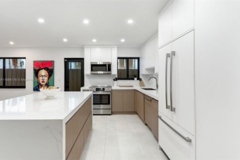 Villa ou maison à louer à Miami, Floride: 4 chambres, 246.93 m2 № 1941488 - photo 7