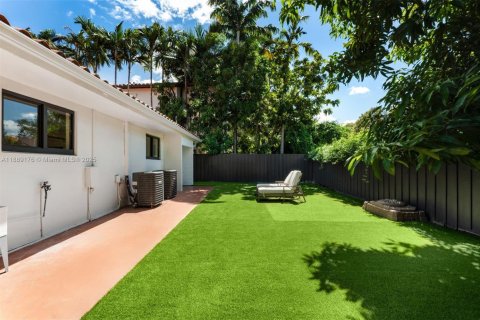 Villa ou maison à louer à Miami, Floride: 4 chambres, 246.93 m2 № 1941488 - photo 22