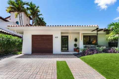 Villa ou maison à louer à Miami, Floride: 4 chambres, 246.93 m2 № 1941488 - photo 1