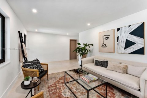 Villa ou maison à louer à Miami, Floride: 4 chambres, 246.93 m2 № 1941488 - photo 4