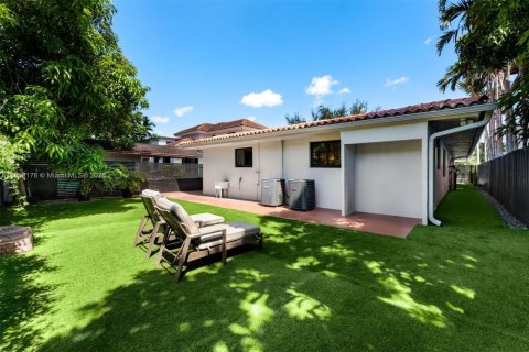 Villa ou maison à louer à Miami, Floride: 4 chambres, 246.93 m2 № 1941488 - photo 23
