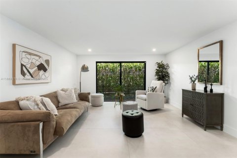 Villa ou maison à louer à Miami, Floride: 4 chambres, 246.93 m2 № 1941488 - photo 10