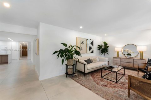 Villa ou maison à louer à Miami, Floride: 4 chambres, 246.93 m2 № 1941488 - photo 2