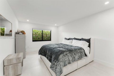 Villa ou maison à louer à Miami, Floride: 4 chambres, 246.93 m2 № 1941488 - photo 17