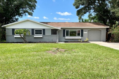 Casa en Temple Terrace, Florida 3 dormitorios, 125.42 m2 № 2371836