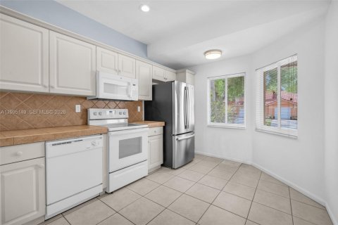 Townhouse in Coral Springs, Florida 3 bedrooms, 149.2 sq.m. № 2062726 - photo 5