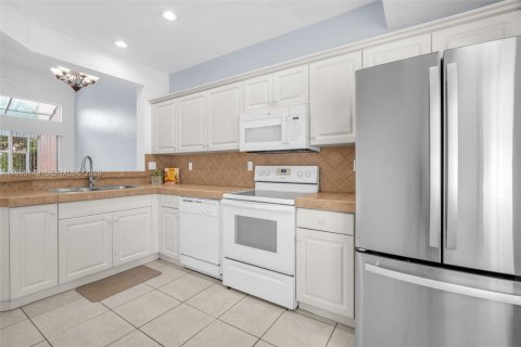 Townhouse in Coral Springs, Florida 3 bedrooms, 149.2 sq.m. № 2062726 - photo 7