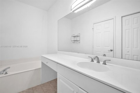 Townhouse in Coral Springs, Florida 3 bedrooms, 149.2 sq.m. № 2062726 - photo 29