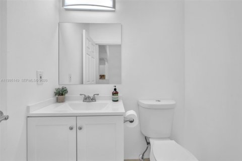 Townhouse in Coral Springs, Florida 3 bedrooms, 149.2 sq.m. № 2062726 - photo 14