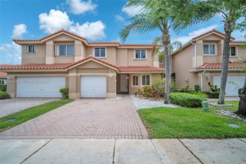 Townhouse in Coral Springs, Florida 3 bedrooms, 149.2 sq.m. № 2062726
