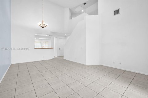 Townhouse in Coral Springs, Florida 3 bedrooms, 149.2 sq.m. № 2062726 - photo 8
