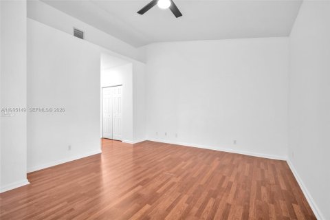 Townhouse in Coral Springs, Florida 3 bedrooms, 149.2 sq.m. № 2062726 - photo 27