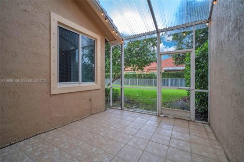 Townhouse in Coral Springs, Florida 3 bedrooms, 149.2 sq.m. № 2062726 - photo 15