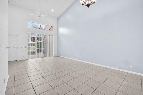 Townhouse in Coral Springs, Florida 3 bedrooms, 149.2 sq.m. № 2062726 - photo 13
