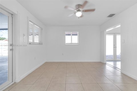 Купить виллу или дом в Майами, Флорида 3 спальни, 136.29м2, № 1997768 - фото 23