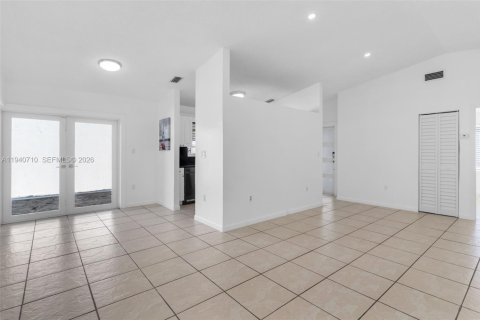 Купить виллу или дом в Майами, Флорида 3 спальни, 136.29м2, № 1997768 - фото 6