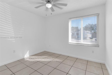 Купить виллу или дом в Майами, Флорида 3 спальни, 136.29м2, № 1997768 - фото 11