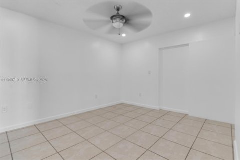 Купить виллу или дом в Майами, Флорида 3 спальни, 136.29м2, № 1997768 - фото 17