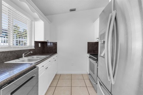 Купить виллу или дом в Майами, Флорида 3 спальни, 136.29м2, № 1997768 - фото 8