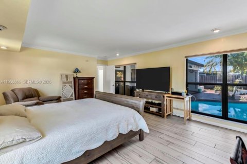 House in Hollywood, Florida 3 bedrooms, 181.9 sq.m. № 2027877 - photo 13