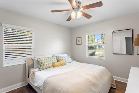 House in Tampa, Florida 3 bedrooms, 109.9 sq.m. № 2098521 - photo 15