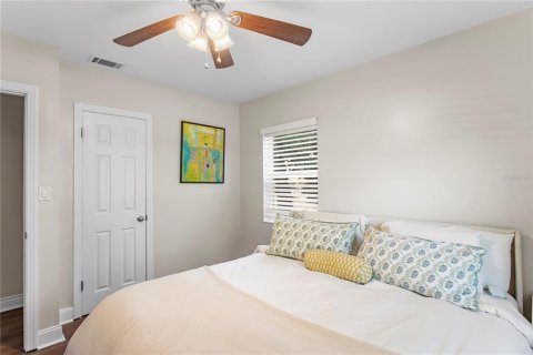 House in Tampa, Florida 3 bedrooms, 109.9 sq.m. № 2098521 - photo 16