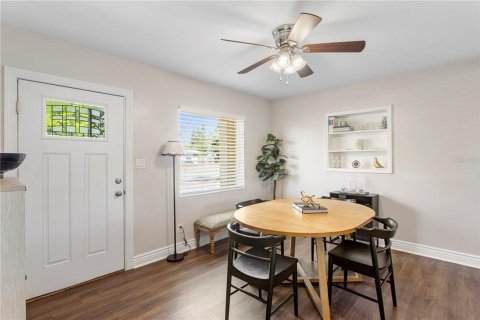 House in Tampa, Florida 3 bedrooms, 109.9 sq.m. № 2098521 - photo 4