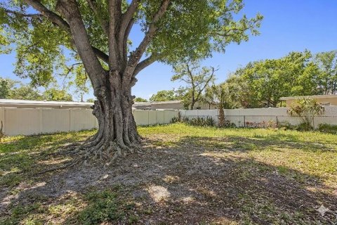 House in Tampa, Florida 3 bedrooms, 109.9 sq.m. № 2098521 - photo 24