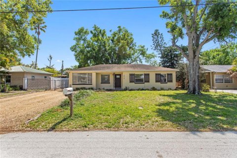 House in Tampa, Florida 3 bedrooms, 109.9 sq.m. № 2098521 - photo 25