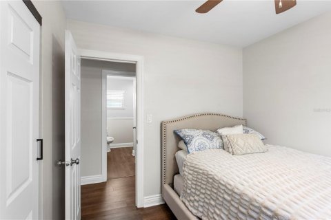 House in Tampa, Florida 3 bedrooms, 109.9 sq.m. № 2098521 - photo 13