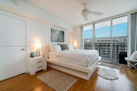 Купить кондоминиум в Майами, Флорида 1 спальня, 76.64м2, № 2053429 - фото 22