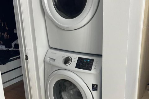 Купить кондоминиум в Майами, Флорида 1 спальня, 76.64м2, № 2053429 - фото 7