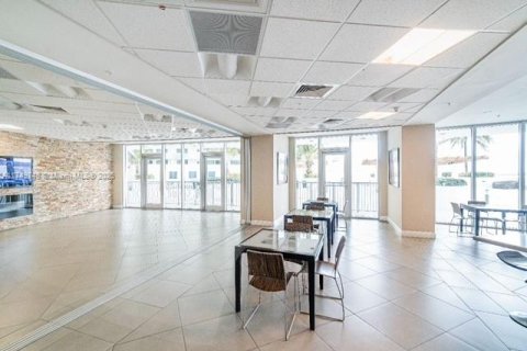 Купить кондоминиум в Майами, Флорида 1 спальня, 76.64м2, № 2053429 - фото 21