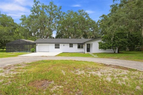 House in New Port Richey, Florida 4 bedrooms, 199.74 sq.m. № 2324576