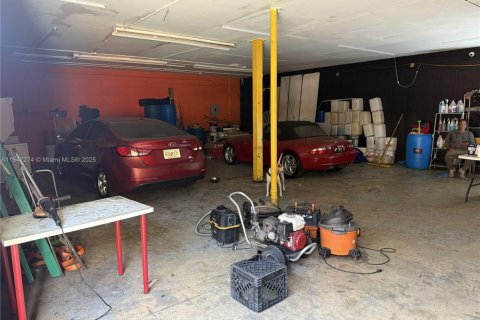 Commercial property in Miami, Florida № 1845729 - photo 3