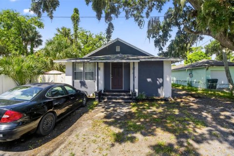 Propiedad comercial en venta en Daytona Beach, Florida, 4 dormitorios, 143.53 m2 № 1880578 - foto 1