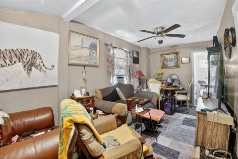 Propiedad comercial en venta en Daytona Beach, Florida, 4 dormitorios, 143.53 m2 № 1880578 - foto 2