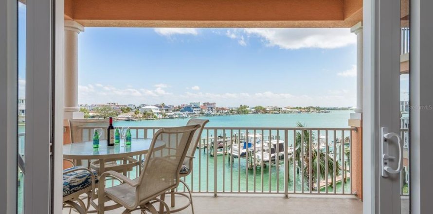 Condominio en Clearwater, Florida, 3 dormitorios № 1618632