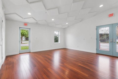 Propiedad comercial en venta en Orlando, Florida, 69.12 m2 № 2210681 - foto 6