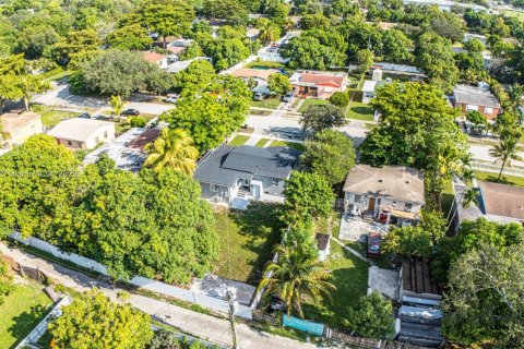 Villa ou maison à vendre à North Miami, Floride: 4 chambres, 124.49 m2 № 1923378 - photo 6